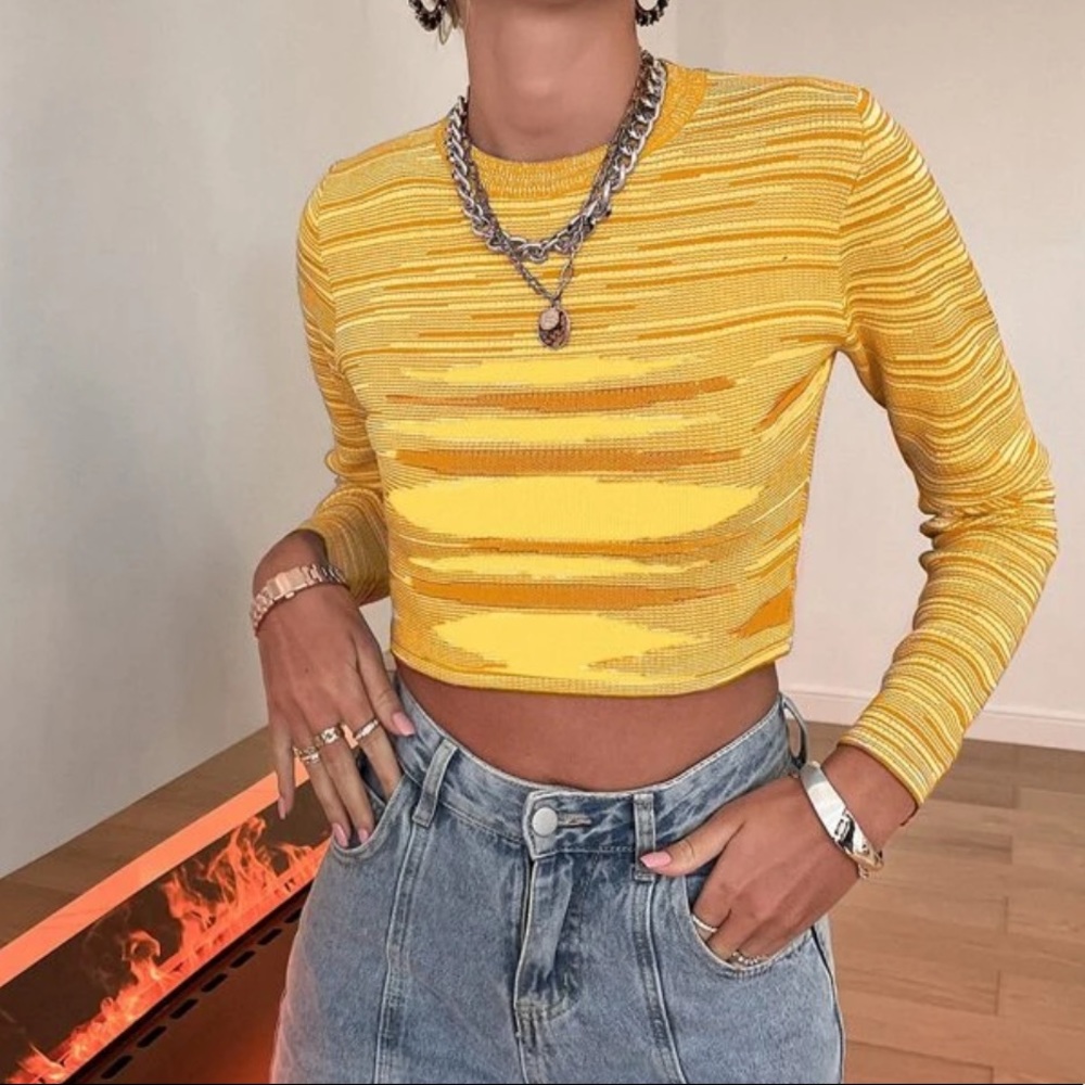 Vintage style cropped yellow sweater